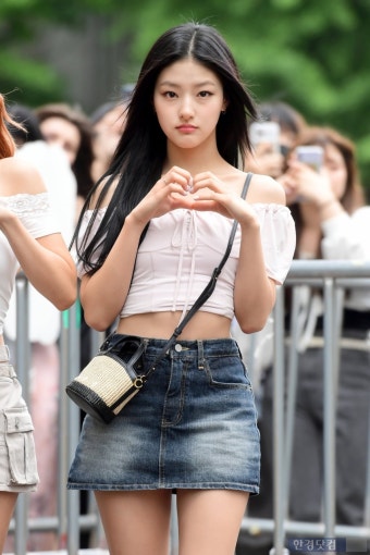 포토 키스오브라이프 하늘 귀여운 막내 | 한국경제TV 포토 키스오브라이프 하늘 귀여운 막내