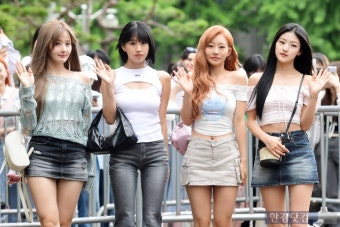 포토 키스오브라이프 사랑스러운 손인사 | 한국경제TV 포토 키스오브라이프 사랑스러운 손인사