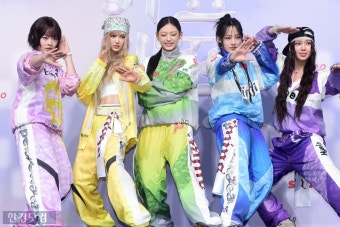 뉴진스, 오늘을 위해 준비한 포즈~ (SBS 가요대전 Summer) | 한국경제 [포토] 뉴진스, '오늘을 위해 준비한 포즈~' (SBS 가요대전 Summer)