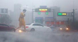[속보] 서울 전역에 호우경보…외출 자제해야 | 한국경제TV [속보] 서울 전역에 호우경보…외출 자제해야