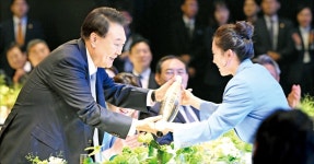 새로운 종목 도전자 세심하게 지원할 것 | 한국경제TV  새로운 종목 도전자 세심하게 지원할 것