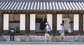 막 오른 KIAF·프리즈 서울···패싱하던 컬렉터들이 다시 KIAF 찾은 이유 | 한국경제 막 오른 KIAF·프리즈 서울···패싱하던... 