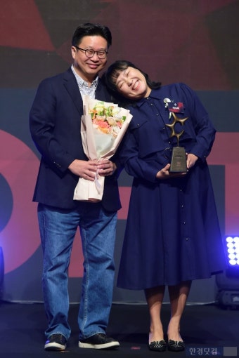 포토 이수지 2024 올해의 브랜드 대상 개그우먼 부문 수상 | 한국경제TV 포토 이수지 2024 올해의 브랜드 대상 개그우먼 부문 수상