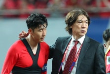 손흥민 데리고 96위 팔레스타인과 무승부…홍명보·정몽규 사퇴 성토 | 한국경제 손흥민 데리고 96위 팔레스타인과 무승부…홍명보·정몽규... 