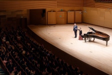 시와 음악의 이중주 … 두 리트 가수가 노래한 슈베르트의 겨울나그네 | 한국경제 시와 음악의 이중주 … 두 리트 가수가 노래한 슈베르트의... 