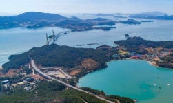 뱀을 그리는 여자, 천경자를 찾아 100년 전 고흥으로 시간여행 | 한국경제 뱀을 그리는 여자, 천경자를 찾아 100년 전 고흥으로 시간여행 