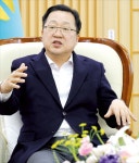이장우 대전시장 서비스에서 첨단산업 구조로 체질 개선과학기술 수도 걸맞게 산업단지 늘릴 것 | 한국경제TV 이장우 대전시장 서비스에서... 