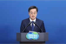 김동연 경기도지사 윤 대통령특검 수용 또는 스스로 물러나든지... 김동연 경기도지사 윤 대통령특검 수용 또는 스스로 물러나든지 결단하라 촉구