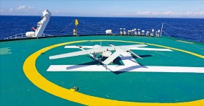 인공지능 드론이 참치떼 찾는다…해양드론기술, 새 운항 체계 발견 | 한국경제TV 인공지능 드론이 참치떼 찾는다…해양드론기술, 새 운항 체계 발견