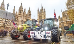 英농민들 농장 상속세 반대” | 한국경제 [포토] 英농민들 “농장 상속세 반대”