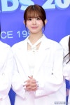 트리플에스, 순백의 슈트 입고 청순미 과시 | 한국경제 트리플에스, 순백의 슈트 입고 청순미 과시 [입덕도우미]