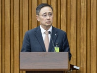 금정호 신영 사장 신용등급 강등 하루 만에 회생신청 전례 없다 | 한국경제TV 금정호 신영 사장 신용등급 강등 하루 만에 회생신청 전례 없다