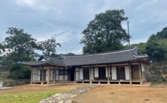 김환기, 푸른 점으로 우주를 엮다 | 한국경제 김환기, 푸른 점으로 우주를 엮다