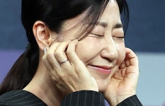 알렉스 죽마고우 친구에게 옛 애인 빼앗겨 | 한국경제 알렉스 죽마고우 친구에게 옛 애인 빼앗겨