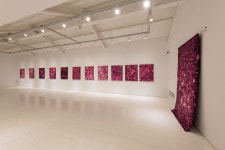 작은 흔적, 깊은 이야기, 그리고 예술의 일부가 된 나 | 한국경제 작은 흔적, 깊은 이야기, 그리고 예술의 일부가 된 나 