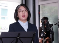용혜인, 의원직 사퇴 요구엔 청문회 잘 준비하겠다” | 한국경제 [포토] 용혜인, 의원직 사퇴 요구엔 “청문회 잘 준비하겠다”