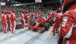 더쿠 - F1 피트인 실패 가운데 유명한 사건 중 하나인 아나콘다 사건