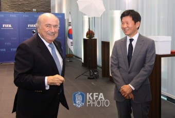 KFA | 대한축구협회 정몽규 회장' FIFA 방문.. ‘2017 U-20 월드컵’ 비드북 제출
