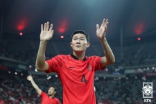 KFA | 대한축구협회 첫 주장 완장 찬 김민재 “무실점 승리에 만족”