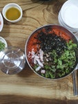 쓰앵님 속초에 가신다면 속초문어국밥을 들리셔야 합니다.