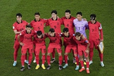 Yoon to host dinner for natl football team - The Korea Times Yoon to host dinner for natl football team 