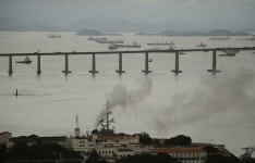 Brazil scuttles warship in Atlantic despite pollution concerns Brazil scuttles warship in Atlantic despite pollution concerns 