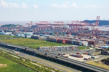  컨테이너 터미널