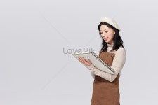 회화 판 을 안 고 있 는 여성 화가 의 모습 사진 무료 다운로드 - Lovepik 회화 판 을 안 고 있 는 여성 화가 의 모습