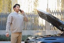 자동차 수리를 요청하는 남성 자동차 소유자 사진 무료 다운로드 - Lovepik 자동차 수리를 요청하는 남성 자동차 소유자