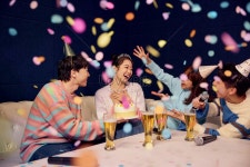 젊은이들은 새해를 축하합니다 사진 무료 다운로드 - Lovepik 젊은이들은 새해를 축하합니다