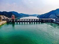 Hunan Yuanjiang 수력 발전소의 State Grid Water Conservancy... Yuanjiang 수력 발전소의 State Grid Water Conservancy Project의 항공... 