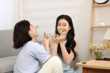 가장 친한 친구의 피부 관리 사진 무료 다운로드 - Lovepik 가장 친한 친구의 피부 관리