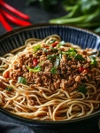  영양가득한 다진고기와 국수