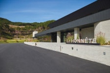 컨트리클럽 <르오네뜨CC> : SBS ‘자연 속에서 자연을 마주하다’ 프리미엄의 기준을 새롭게 쓰는 컨트리클럽 <르오네뜨CC>