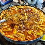 신안골 분식. 닭 떡볶이 완전 대박이에요