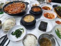 더덕구이 1인 14,000원 2인 28,000원 밥상입니다.