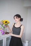윤지