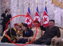 이제 10살짜리에게 무릎꿇은 북한 5성 장군