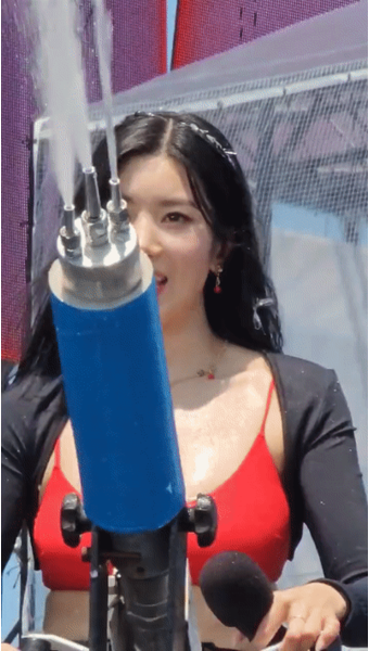 권은비 워터밤