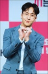 [MD포토] 라비, `공개연애커플 부러워요` - 마이데일리 [MD포토] 라비, 공개연애커플 부러워요