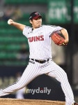 `부진 탈출` LG 정찬헌, KIA전 6이닝 2실점에도 패전 위기 - 마이데일리 '부진 탈출' LG 정찬헌, KIA전 6이닝 2실점에도 패전 위기