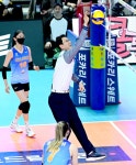 V리그 원조 배구 팬들 추억 되살린 스파이크 한 방, 돌아온 송스타... 배구 팬들 추억 되살린 스파이크 한 방, 돌아온 송스타 [유진형의 현장  1mm]