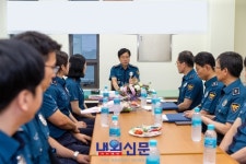 김창룡 부산경찰청장 대연지구대 치안현장 방문:내외신문 ≪내외신문≫ 김창룡 부산경찰청장 대연지구대 치안현장 방문