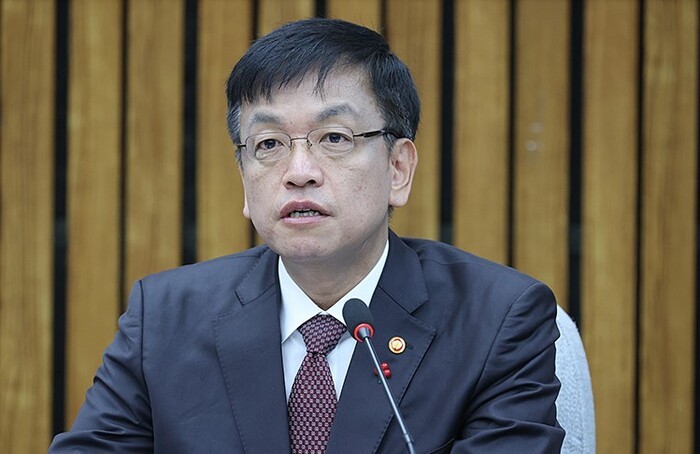 최상목 부총리, 계엄 반대 선언하며 사의 표명