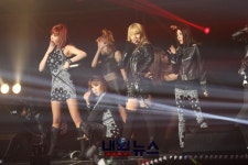 [GS&CONCERT] 2NE1 폭발적인 반응에 어머나~:내외신문 ≪내외신문≫ [GS&CONCERT] 2NE1 폭발적인 반응에 어머나~