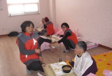 당진시,당진2동 주민자치센터, 어르신 점심 챙겨드리기 행사:내외신문 ≪내외신문≫ 당진시,당진2동 주민자치센터, 어르신 점심 챙겨드리기 행사