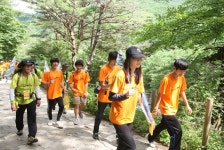 의병길 체험순례 덕유산에서 500여명 참가 나라사랑 마음 되새겨...:내외신문 ≪내외신문≫ 의병길 체험순례 덕유산에서 500여명 참가... 