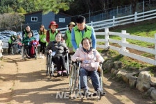 양산시장애인복지관·부일봉사회, 장애인 나들이 성공적! | 뉴스로