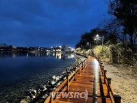 속초시, 영랑호 수변데크 공원등 설치 완료 | 뉴스로