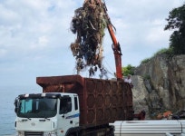 통영아라호, 욕지면 생활쓰레기 수거처리 지원 | 뉴스로